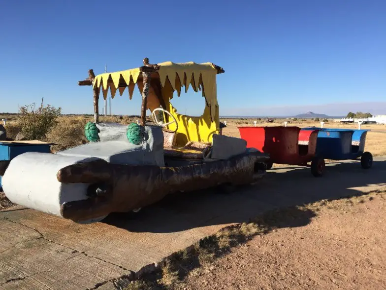 Bedrock City en Williams, Arizona, es una atracción divertida en la carretera