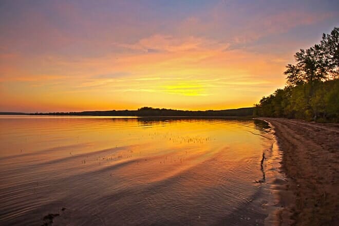 Las 15 mejores playas cerca de Montreal, Canadá: los lugares de playa más cercanos a ríos y lagos