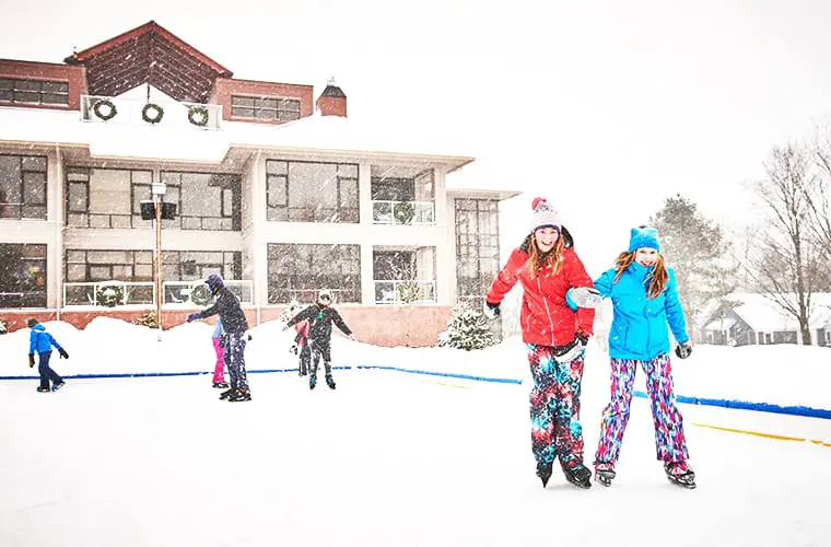 Las 6 mejores estaciones de esquí del medio oeste para familias: ¡todas las edades les encantan!