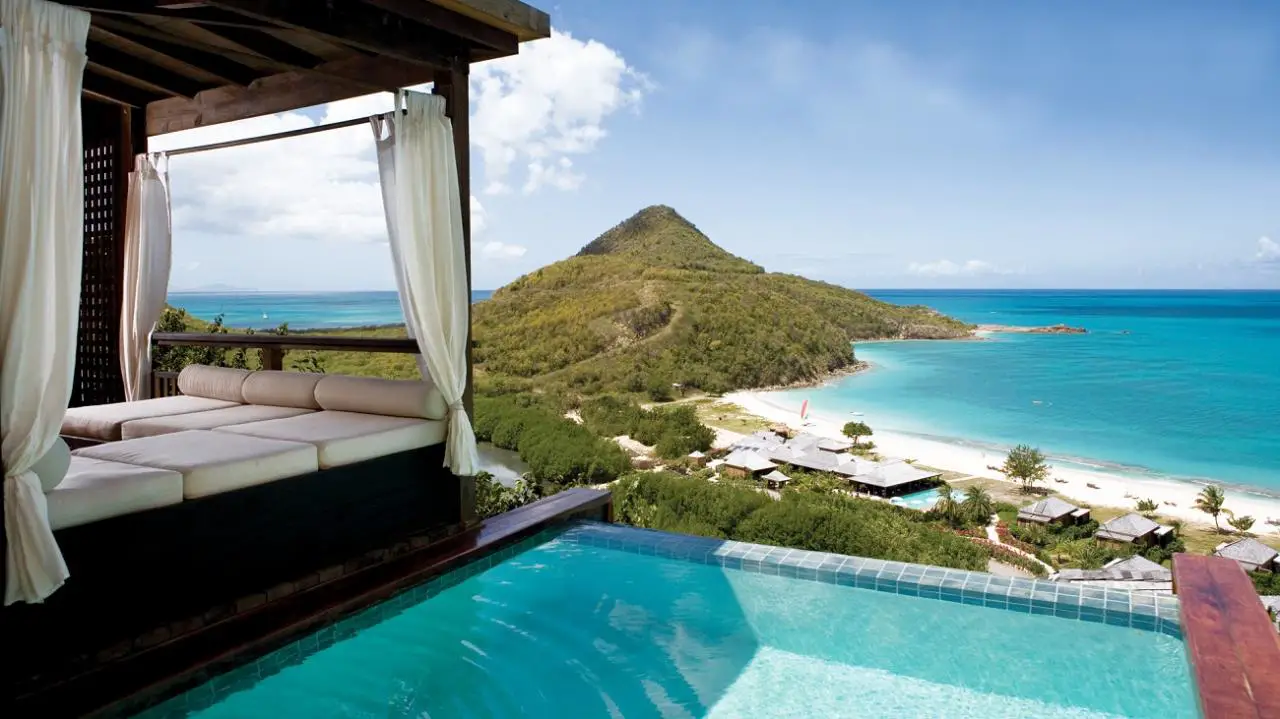 BAHÍA HERMITAGE, ANTIGUA