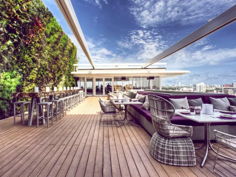 Los 12 mejores bares en la azotea de Miami para beber en el verano