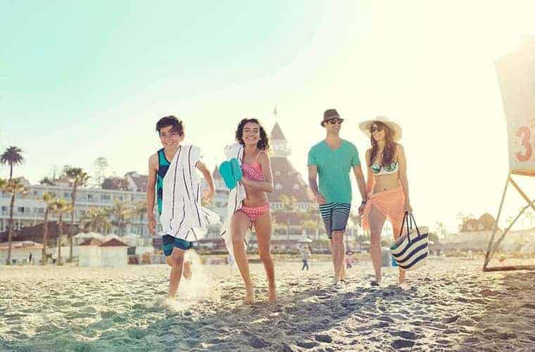 Los 12 mejores resorts de playa para niños: ¡que les encantan a todas las edades!