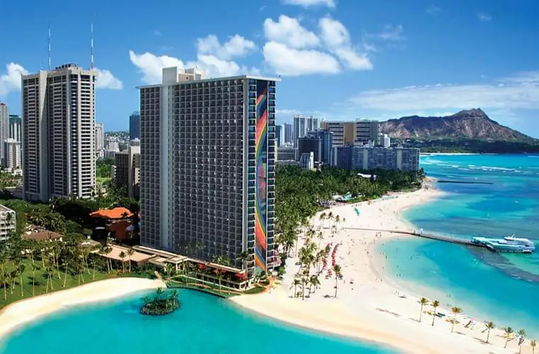 Los 17 mejores hoteles familiares en Honolulu: ¡que les encantan a todas las edades!