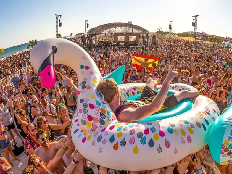 Los 7 mejores festivales de playa del mundo por los que vale la pena viajar