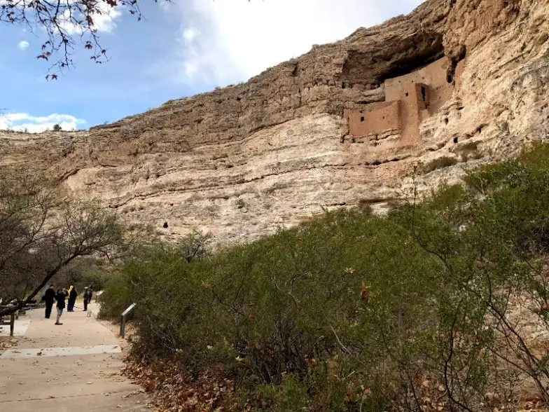 Maravíllate con Cliff Dwelling en el Monumento Nacional del Castillo de Montezuma en Arizona