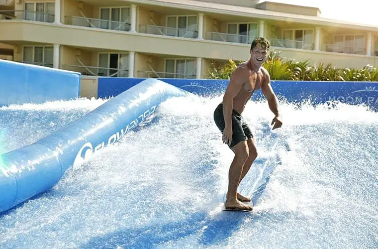 Flowrider en el resort Moon Palace