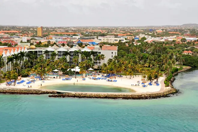 ¿Necesito vacunas antes de viajar a Aruba? Consejos de salud esenciales