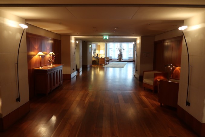 PARK HYATT HAMBURGO: VESTÍBULO