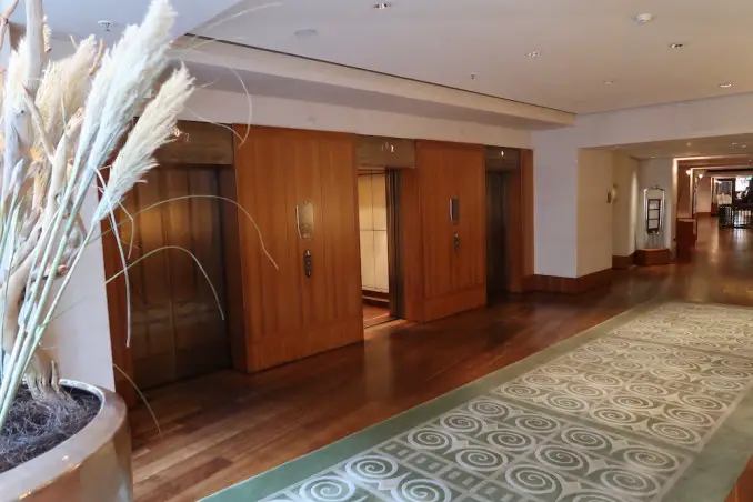 PARK HYATT HAMBURGO: VESTÍBULO