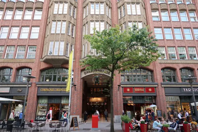 PARK HYATT HAMBURGO: EXTERIOR