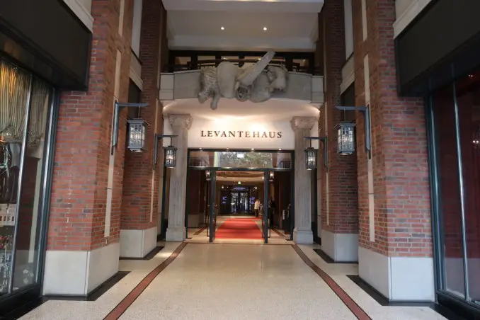 PARK HYATT HAMBURGO: CENTRO COMERCIAL