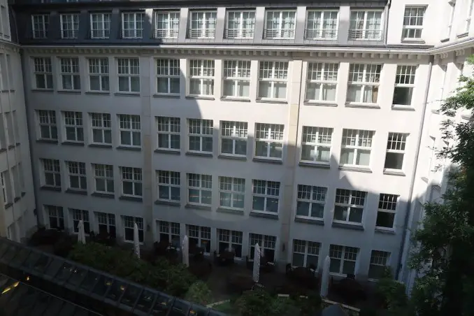 PARK HYATT HAMBURGO: HABITACIÓN DELUXE (VISTA)