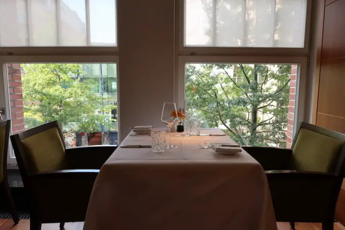 PARK HYATT HAMBURGO: RESTAURANTE MANZANAS