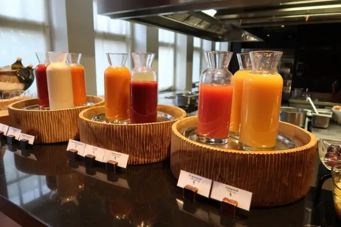 PARK HYATT HAMBURGO: DESAYUNO EN EL RESTAURANTE APPLES