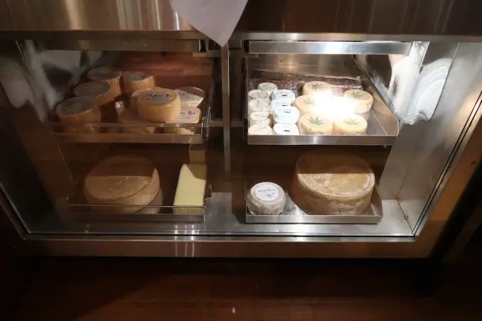 PARK HYATT HAMBURGO: DESAYUNO EN EL RESTAURANTE APPLES