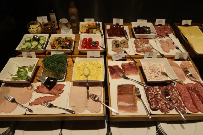 PARK HYATT HAMBURGO: DESAYUNO EN EL RESTAURANTE APPLES