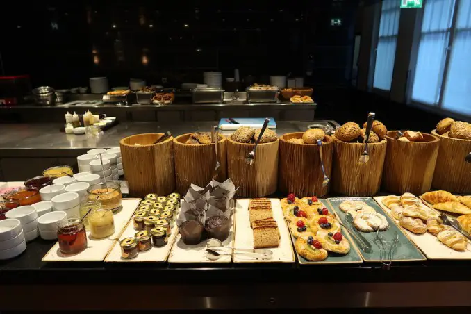 PARK HYATT HAMBURGO: DESAYUNO EN EL RESTAURANTE APPLES