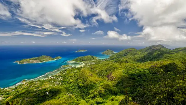 RECORRE LOS SENDEROS EN LA ISLA DE MAHE