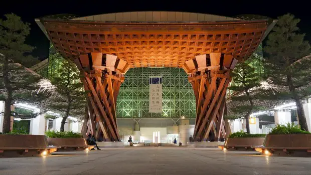 ESTACIÓN DE KANAZAWA, JAPÓN