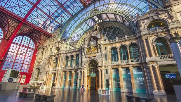 ESTACIÓN ANTWERPEN-CENTRAAL, BÉLGICA
