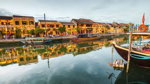 PASEA POR EL PUEBLO ANTIGUO DE HOI AN
