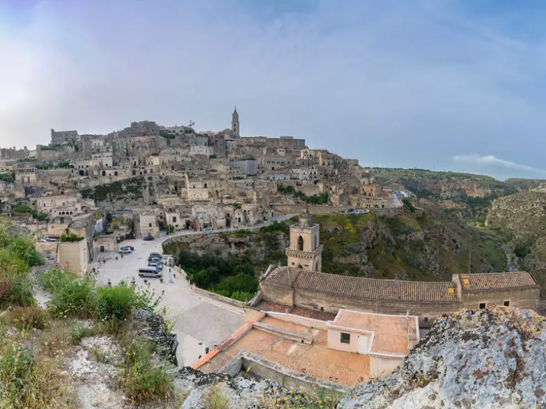 Visitar Matera significa hoteles con estilo y cena en cuevas antiguas