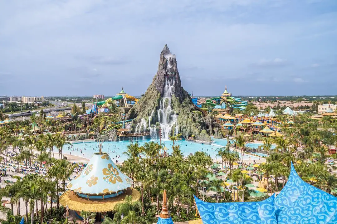 Volcano Bay de Universal Orlando es un parque temático acuático creado para el verano